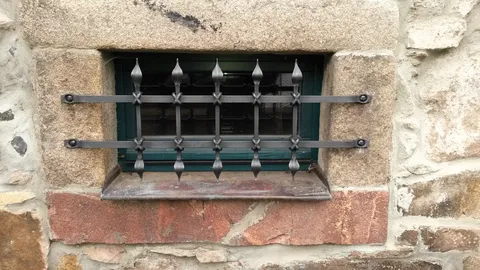 Kellerfernstergitter  Bauernhaus